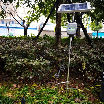 在線(xiàn)田間環(huán)境監(jiān)測(cè)儀.jpg 在線(xiàn)田間環(huán)境監(jiān)測(cè)儀.jpg